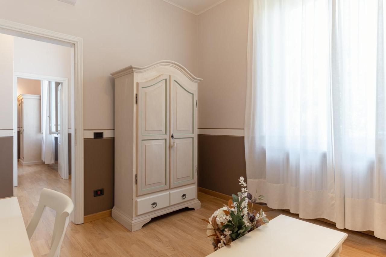 Romantica Wellness & 2*