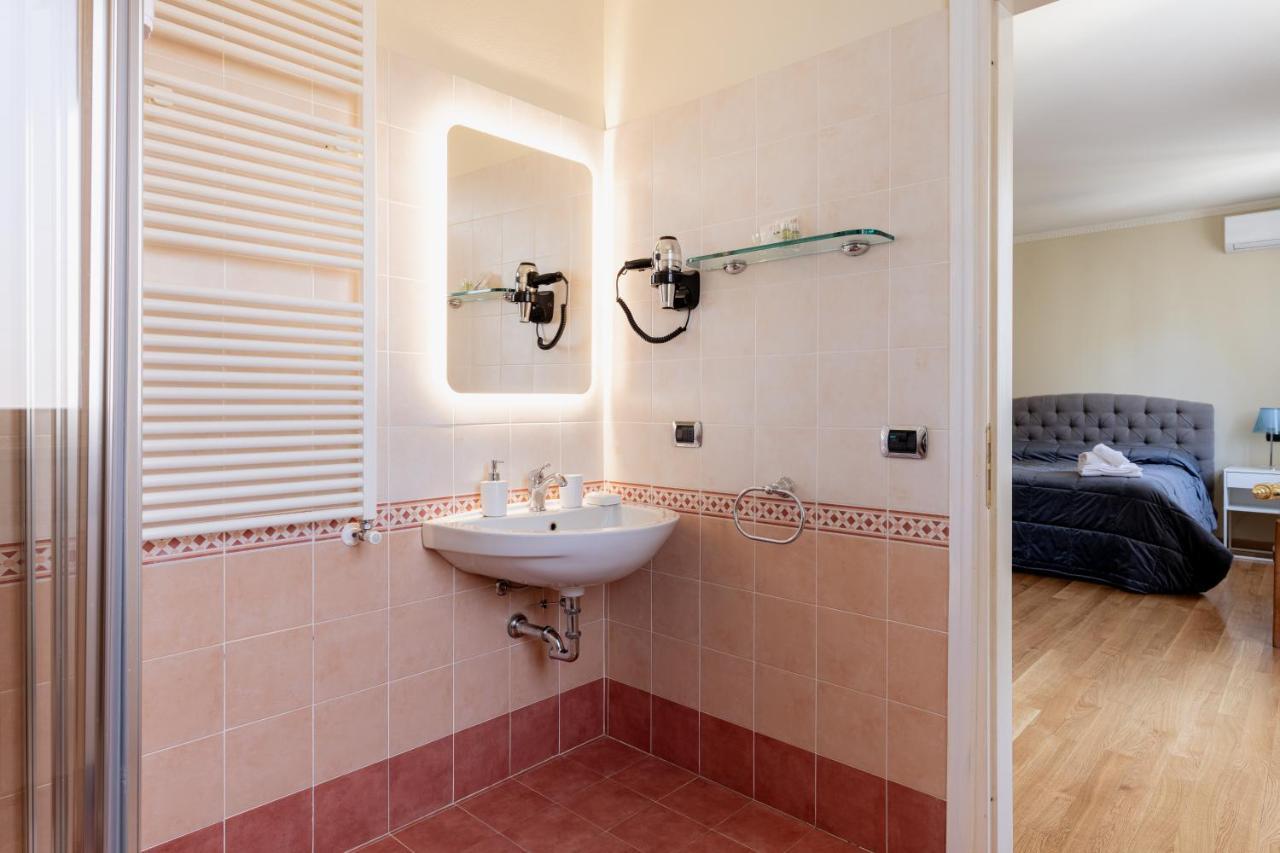 Romantica Wellness & Bed & Breakfast 2*